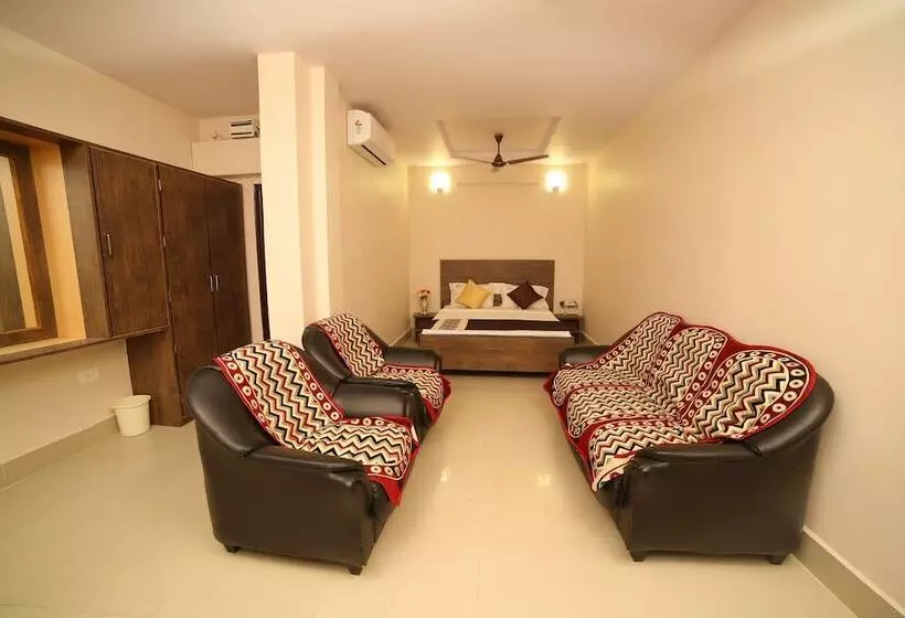 Hotelli Bhavani Grand