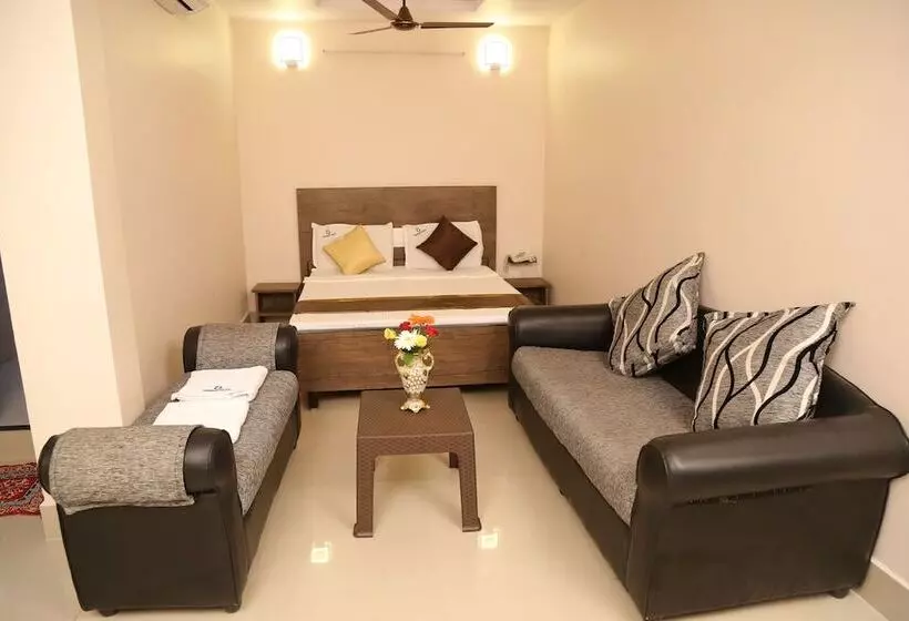 Hotelli Bhavani Grand