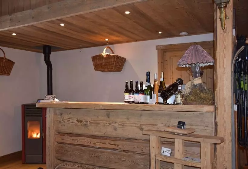 Hotelli Cabane Entre Terre Et Ciel