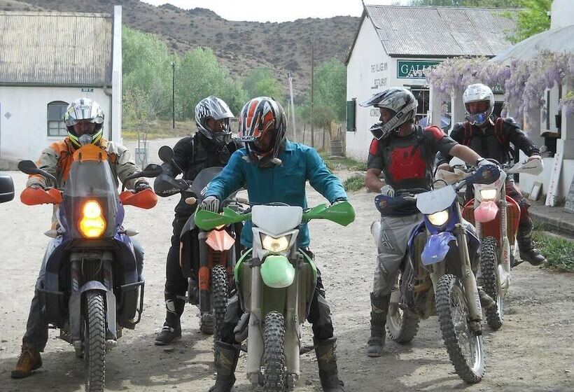 בית מלון כפרי Karoo Gariep Tented Camp