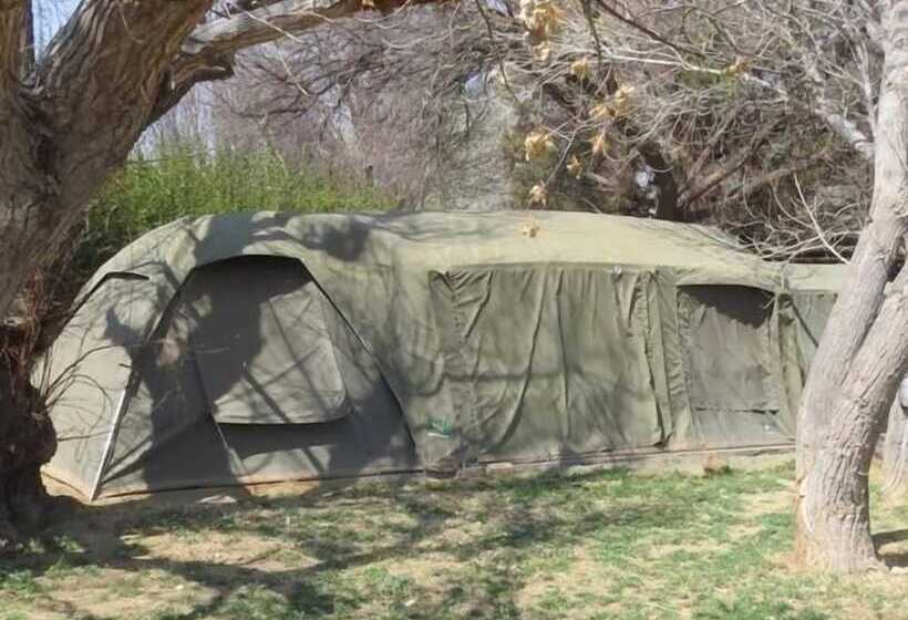 בית מלון כפרי Karoo Gariep Tented Camp
