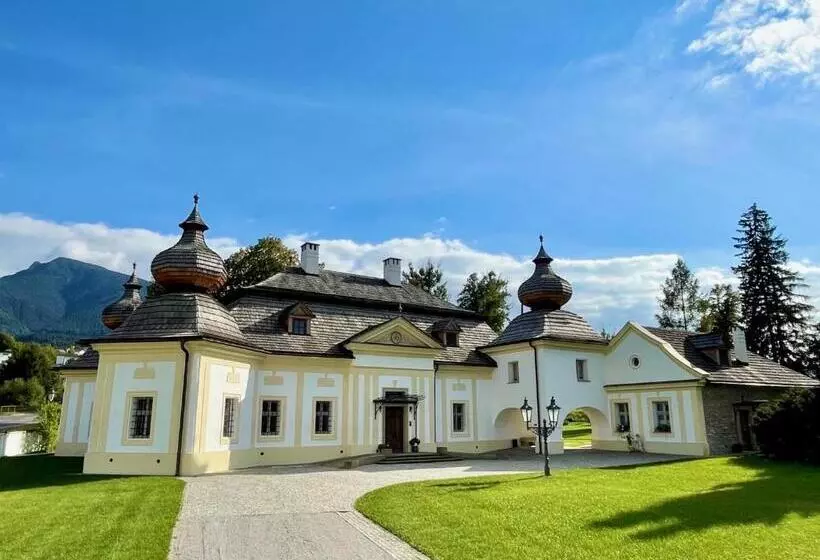 Hotelli Kaštieľ Kubínyi