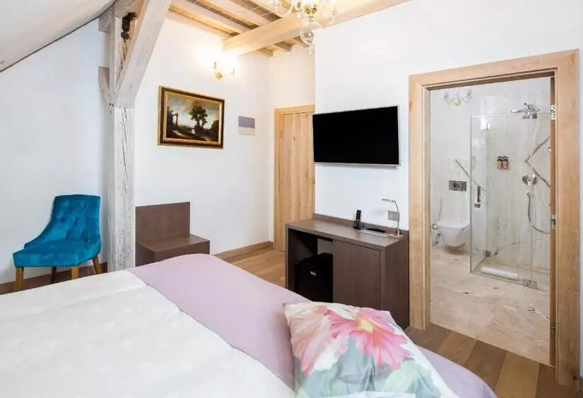 Hotelli Kaštieľ Kubínyi