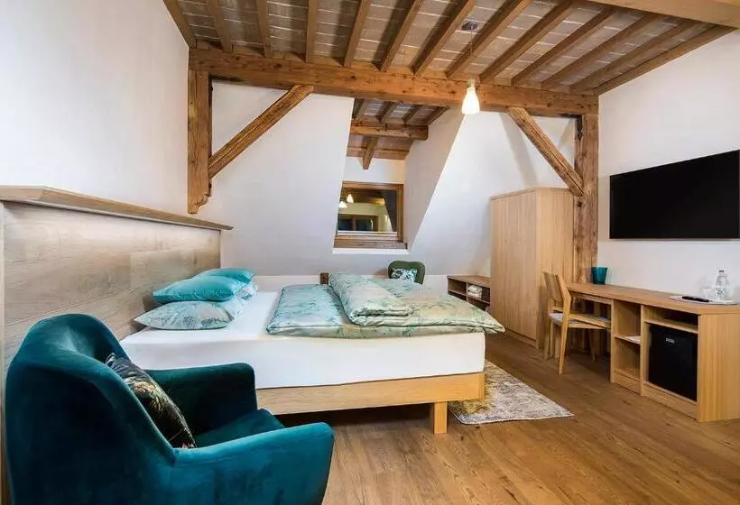 Hotelli Kaštieľ Kubínyi