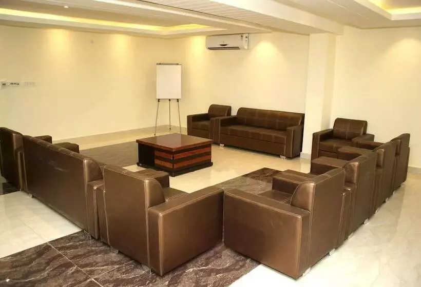 Hotelli Lavanya Palace