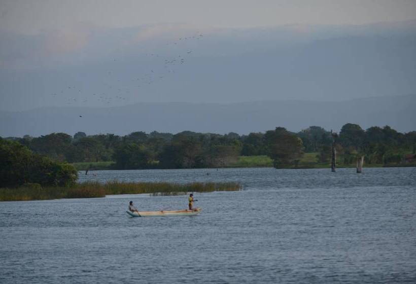 Hotelli Makulu Safari Camping