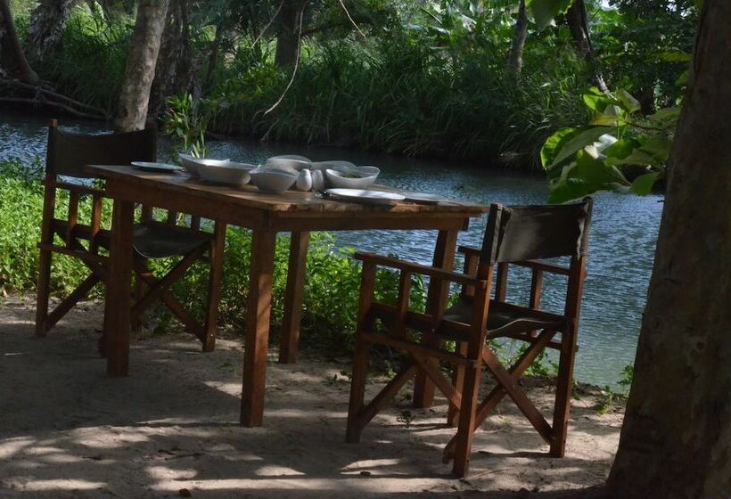 Hotelli Makulu Safari Camping