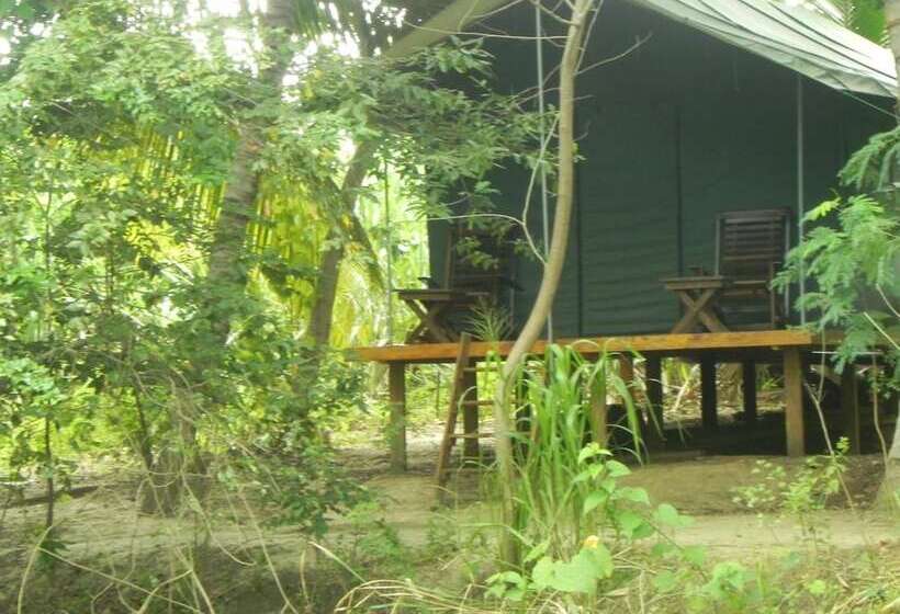 Hotelli Makulu Safari Camping