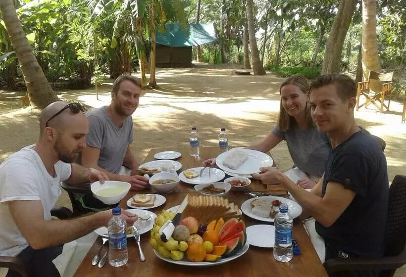 Hotel Makulu Safari Camping