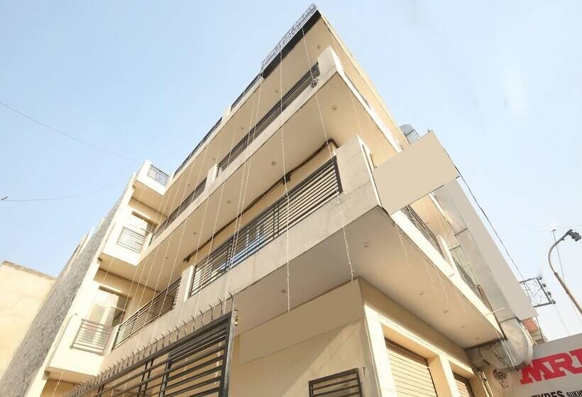 هتل Oyo 13007 Humble Residency