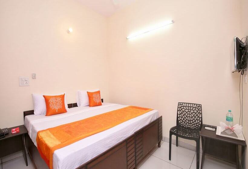 هتل Oyo 13007 Humble Residency