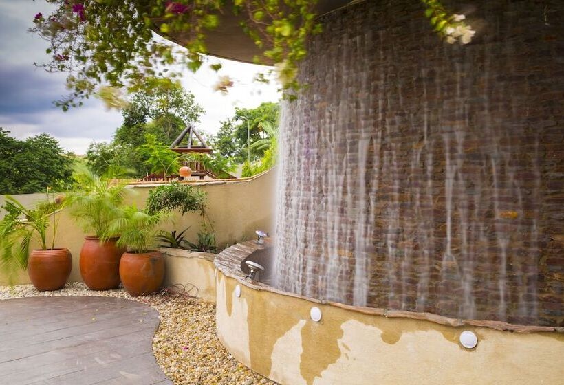 فندق Peduase Valley Resort