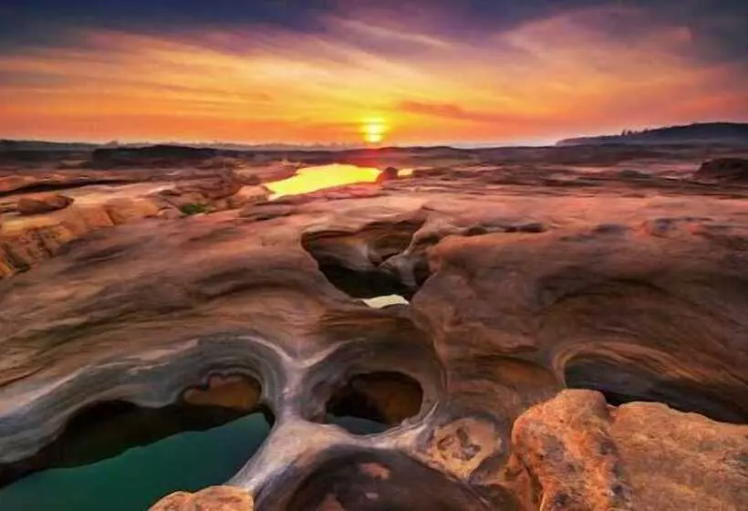 Hotelli Plaifah Resort Ubon