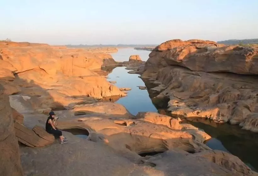 Hotelli Plaifah Resort Ubon