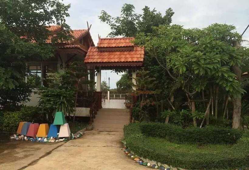 Hotelli Plaifah Resort Ubon