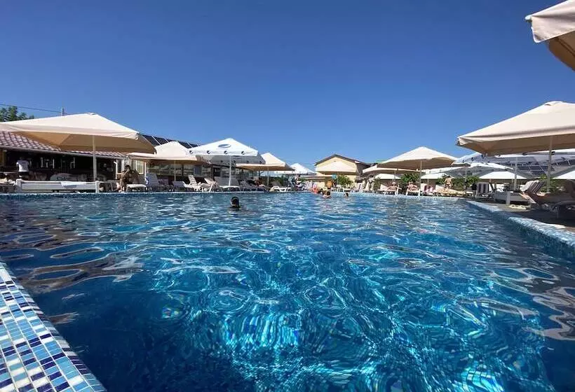 Hotelli Rayskiy Dvorik