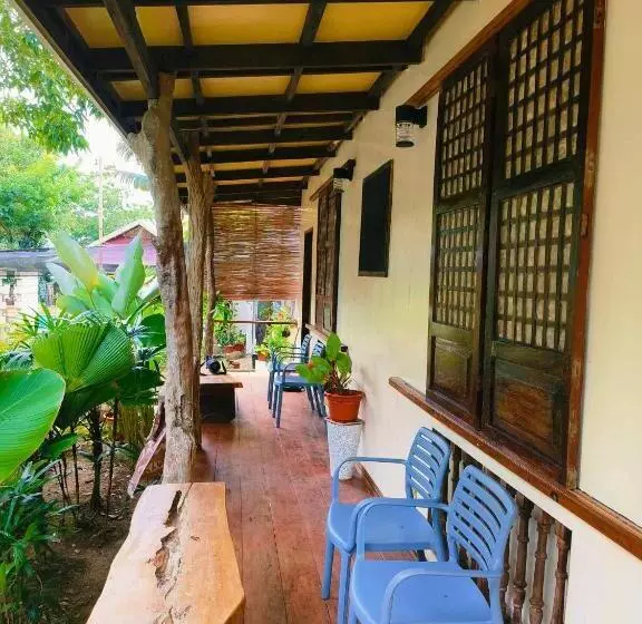 Hotelli Rene's Diverslounge Resort