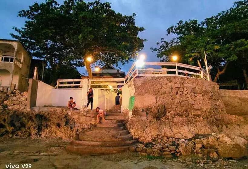 Hotelli Rene's Diverslounge Resort