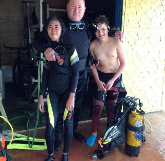 בית מלון כפרי Rene's Diverslounge Resort