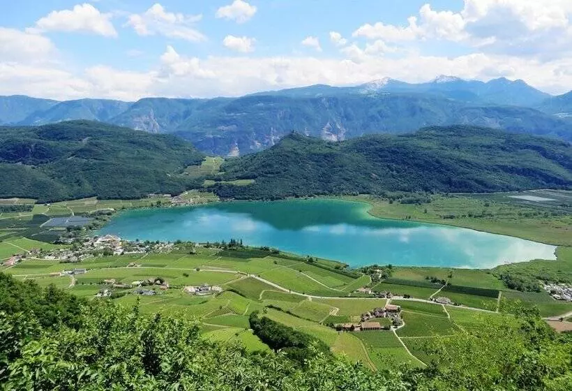 ホテル Thalhof Am See