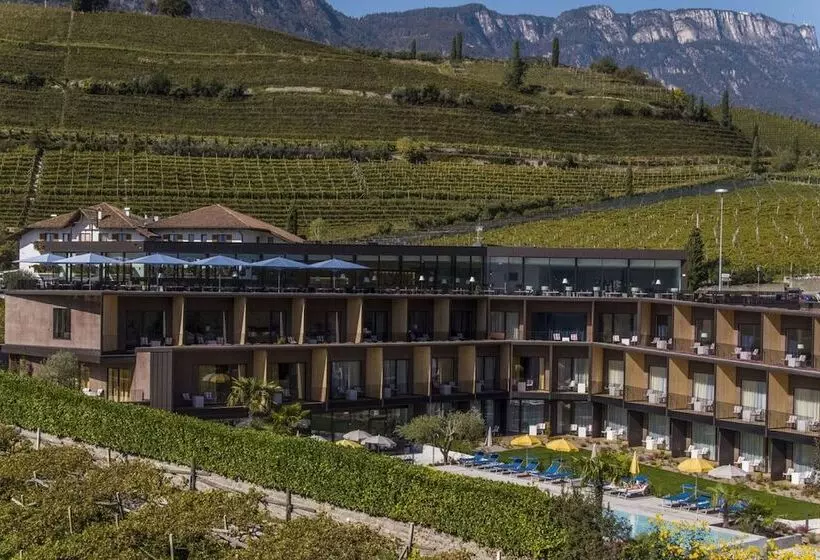 ホテル Thalhof Am See