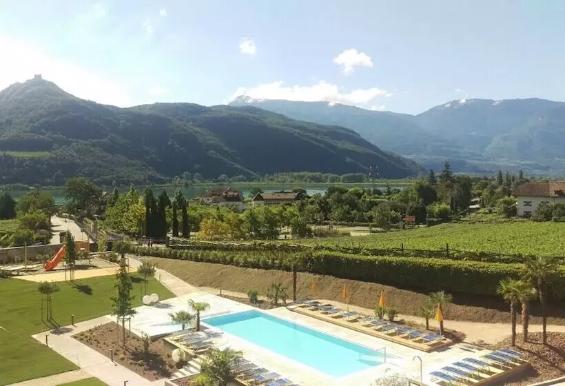 ホテル Thalhof Am See