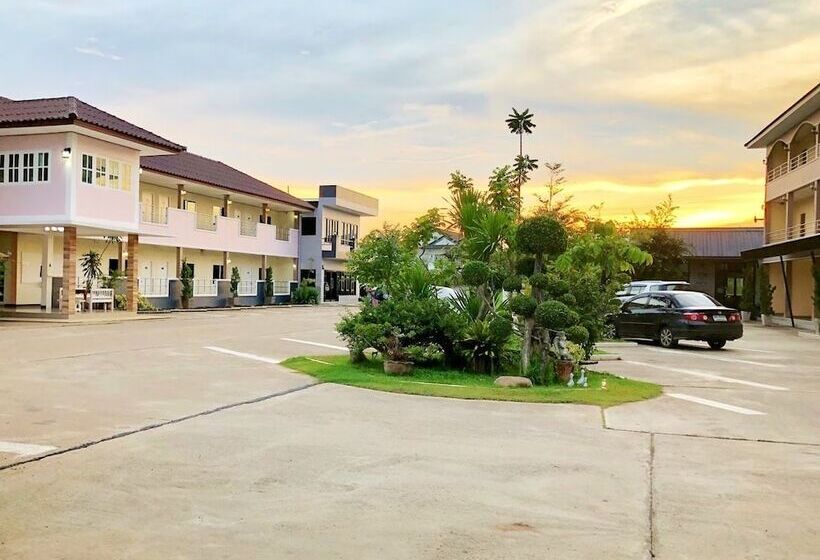 בית מלון כפרי Worachat House