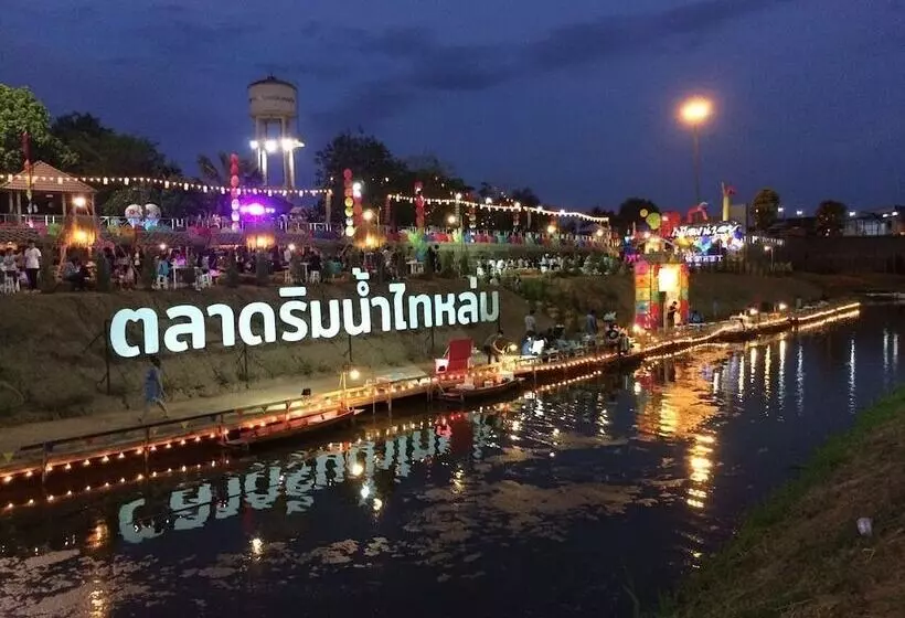 ホテル Worachat House