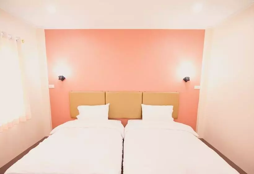 ホテル Worachat House