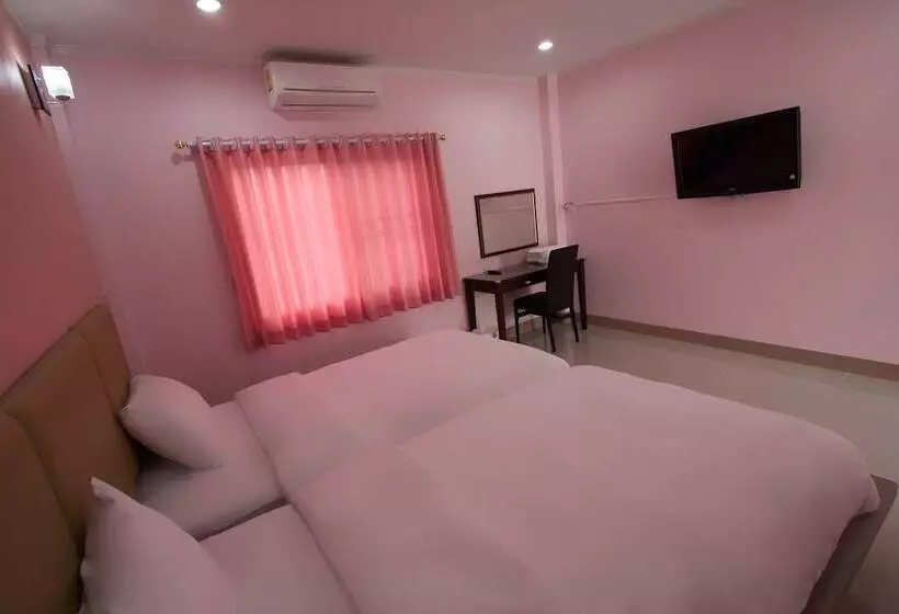 ホテル Worachat House