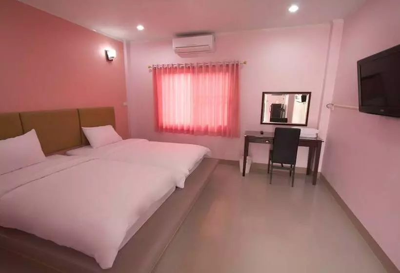 ホテル Worachat House