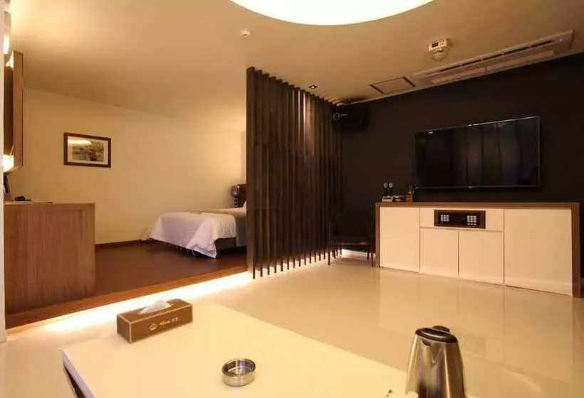 Motelli Drive In  Tiamo