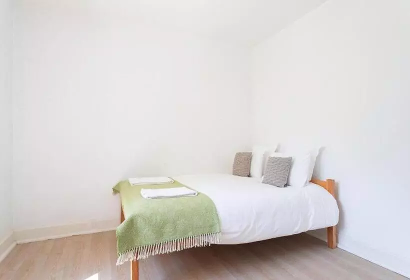 Majatalo Castilho Residence