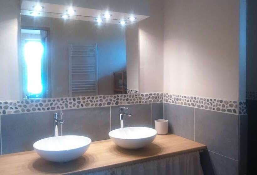 بنسيون Maison Ecologique En Paille