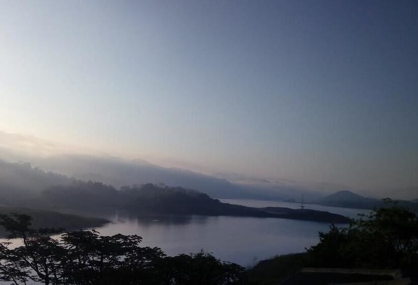 منتجع Castle Palace Kandy