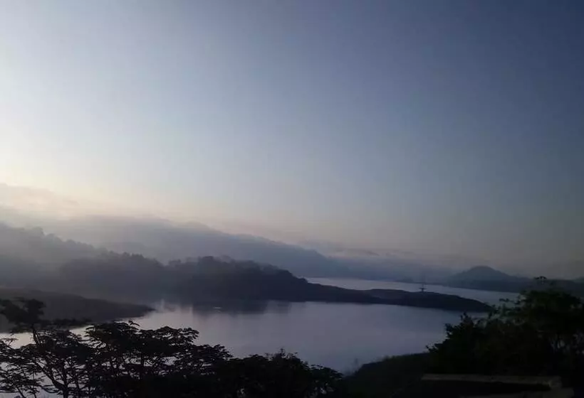 Lomakeskus Castle Palace Kandy