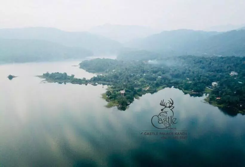 Lomakeskus Castle Palace Kandy