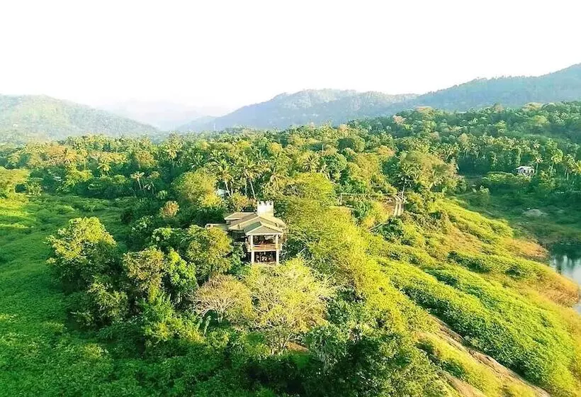 Lomakeskus Castle Palace Kandy