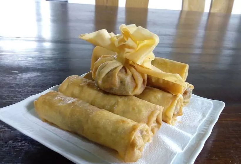 Lomakeskus Castle Palace Kandy