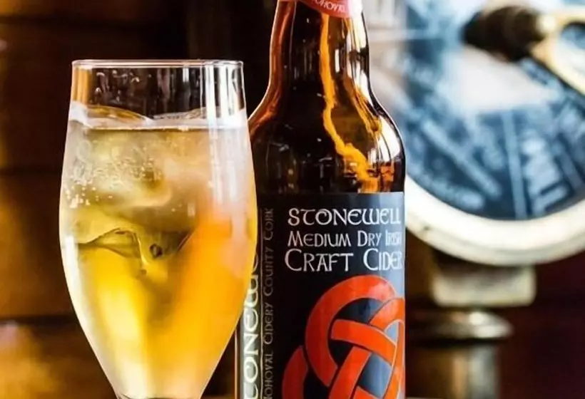 The Beach, Days Bar And B&b