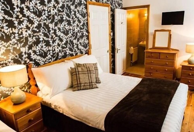 The Beach, Days Bar And B&b