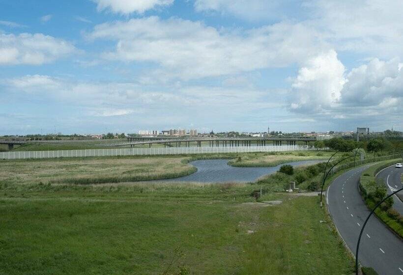 B&B Hotel Calais Terminal Cité de l'Europe 4 étoiles