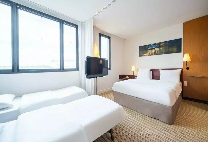 B&B Hotel Calais Terminal Cité de l'Europe 4 étoiles