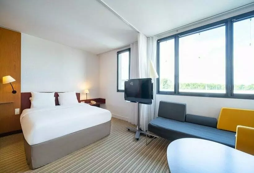 B&B Hotel Calais Terminal Cité de l'Europe 4 étoiles