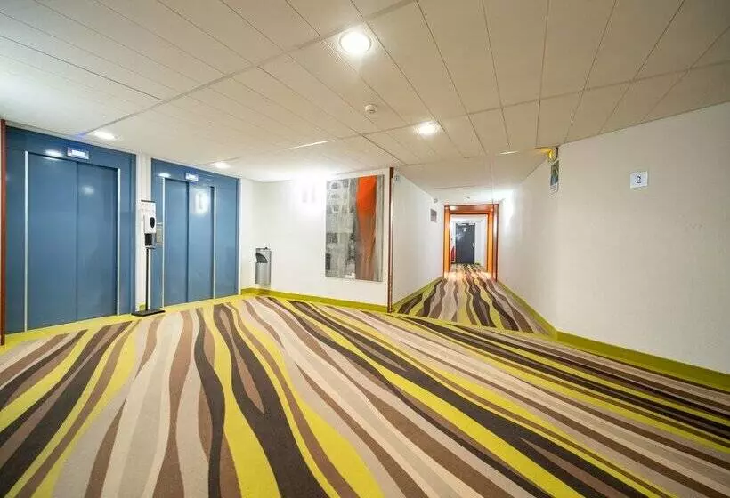 B&B Hotel Calais Terminal Cité de l'Europe 4 étoiles