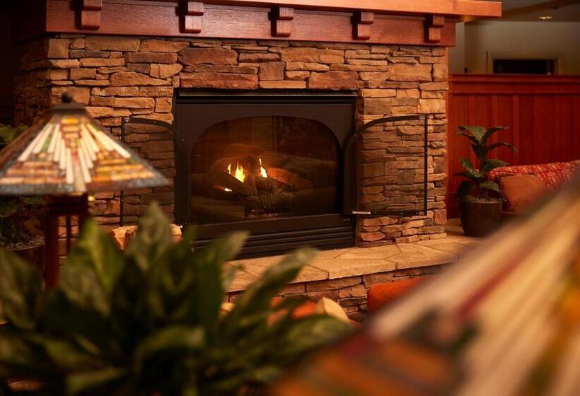 هتل Avila Village Inn