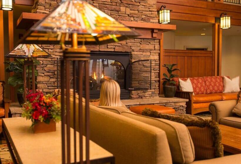 هتل Avila Village Inn