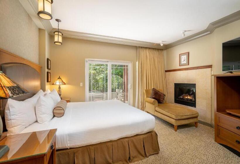 هتل Avila Village Inn