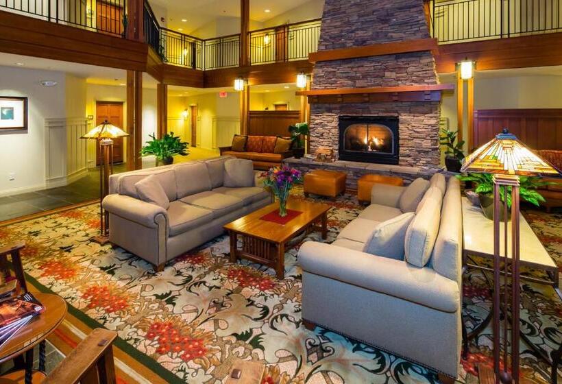 هتل Avila Village Inn