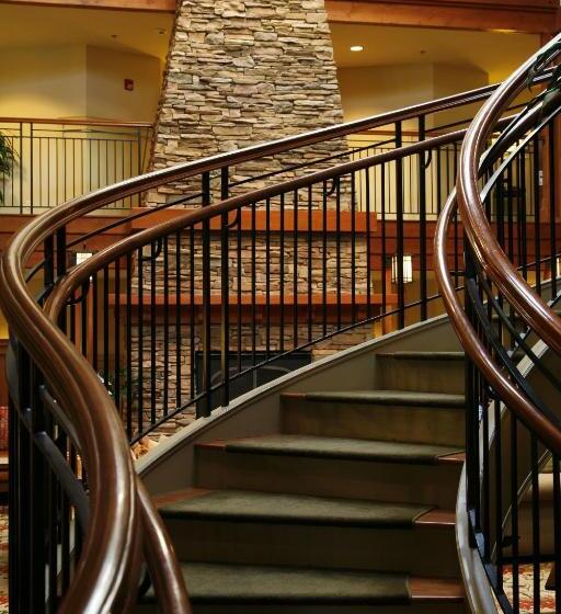 هتل Avila Village Inn